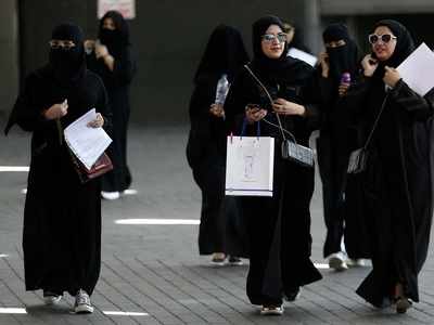 Ending long-standing guardianship policy, Saudi allows women to travel without male consent