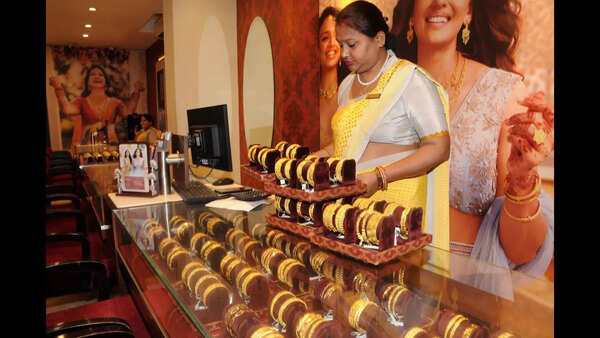 Gold market in city loses glitter after PM’s appeal