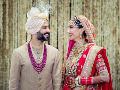 Sonam Kapoor and Anand Ahuja tie the knot in a traditional Anand Karaj