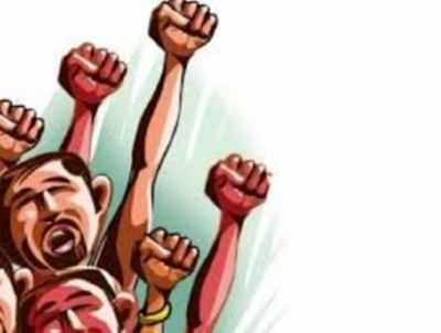 Andhra Pradesh: Angry mob demands to hand them over youth who tried to assault seven-year-old girl
