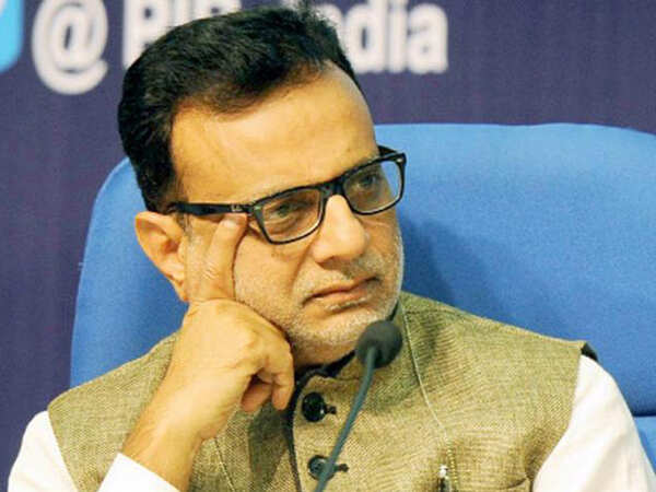 Genuine taxpayers need not worry about deposits in note ban: Revenue secretary