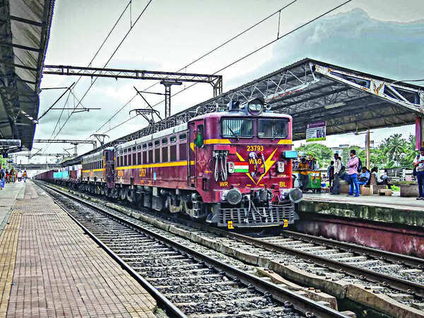 Liquor smugglers attack excise team during train raid in Buxar