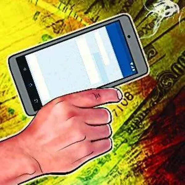 Trader alleges extortion, defamation via YouTube videos