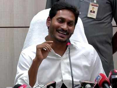 Jaganmohan Reddy invites Chandrababu Naidu for swearing-in ceremony, seeks cooperation