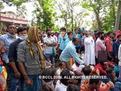 West Bengal: Deganga villagers protest outside BDO's office for cyclone Amphan's compensation