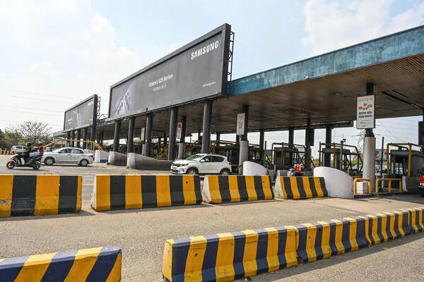 Tainted officials, twin towers & now land payouts, corruption shadow on Noida Authority again