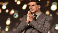 Akshay Kumar says, 'Chaliye-Chaliye' to the reporter asking why didn't he cast his vote 