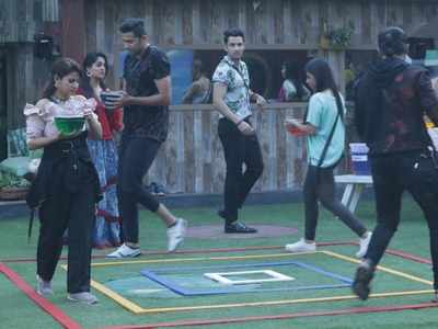 Bigg Boss 12, Day 54, November 9, 2018, Highlights: Surbhi apologies to Romil; later takes her apology back