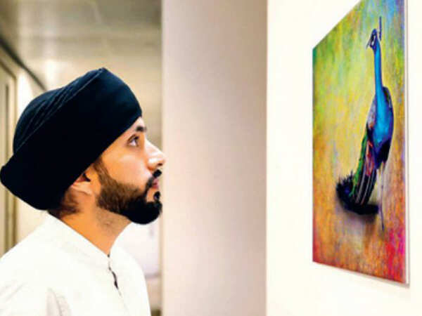Drawing to unite people, fill in colours of heritage