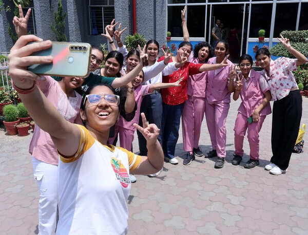 UP pass rate above 98% in ICSE & ISC exams, better than last year