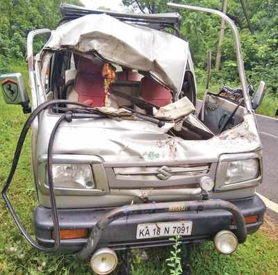 Family of eight has a narrow escape; KSRTC driver helps by honking, diverting the elephant’s attention