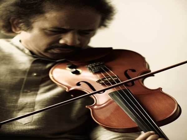 I hope for the return of live performances in 2021: L Subramaniam