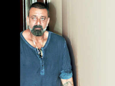 Despite announcing break from work following cancer diagnosis, Sanjay Dutt returns to set to complete patchwork on Ranbir Kapoor-starrer Shamshera