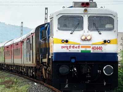 Alert loco pilot applies emergency brake, saves young man