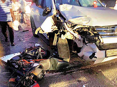 Thane: Two-wheeler and BJP MLA Kishan Kathore's car collide, two died
