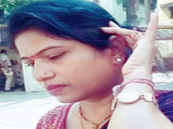 Shiv Sena corporator accuses estranged husband of hitting her with coconut