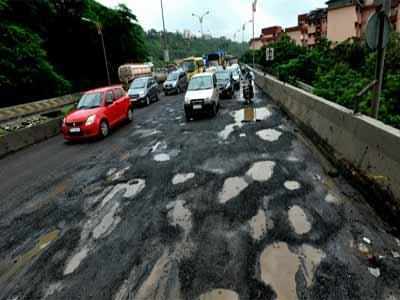 Bombay HC raps BMC over potholes