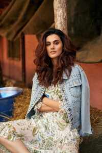 Taapsee in Jayam Ravi-Ahmed film 