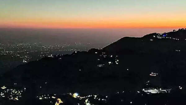 'Winterline' appears, enthralls tourists in Mussoorie