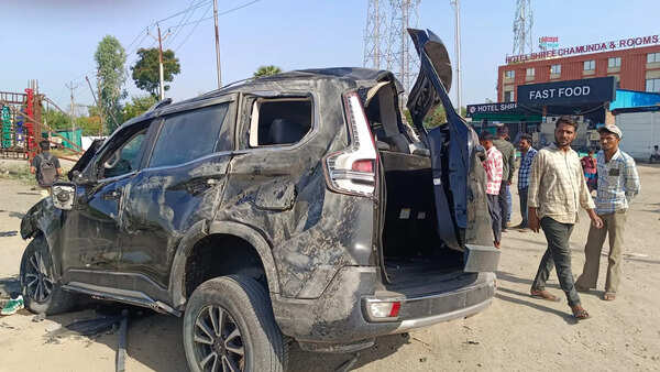 Three killed as car rams into bikes in Panchmahal