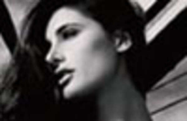 Nargis can walk Hindi, talk Hindi