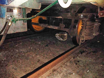 Alert train driver of Diva-Pen passenger train averts mishap