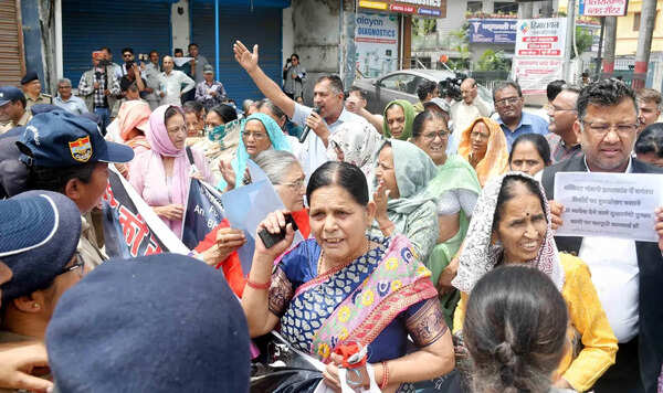 Activists protest during spl assembly session, demand justice in Rishikesh murder case