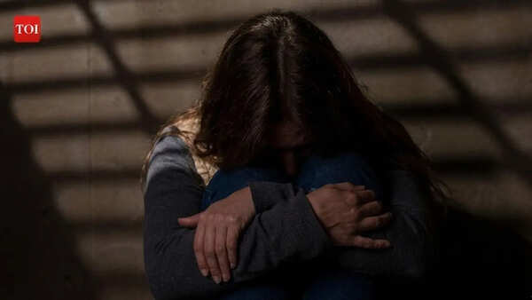 Mumbai shocker: Two minor girls groped at Kurla and Dadar stations; 2 held