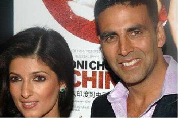 Akshay, Twinkle's new born daughter arrive home