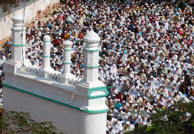 Follow BMC norms during Eid: HC