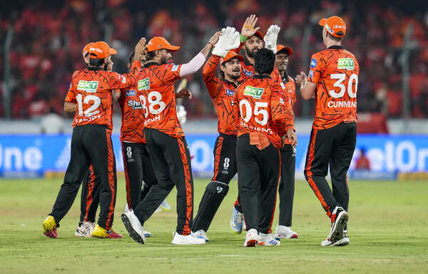 IPL Points Table after Match 49: SRH climb to top spot; PBKS suffer three consecutive losses