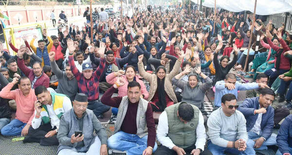 UPNL staff rejects new work agreement, flag HC order violation