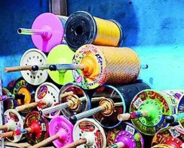Chinese manjha slashes necks of Delhi cop, trader