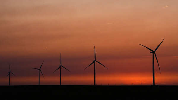 UK may face deadly overheating without urgent climate action, advisers warn