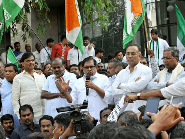 Karnataka raids: No MP, MLA or minister targeted, says I-T dept