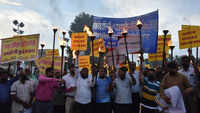 Jaipur: Members of Rajasthan tent dealers kiraya vyavsay samiti stage protest against state govt 