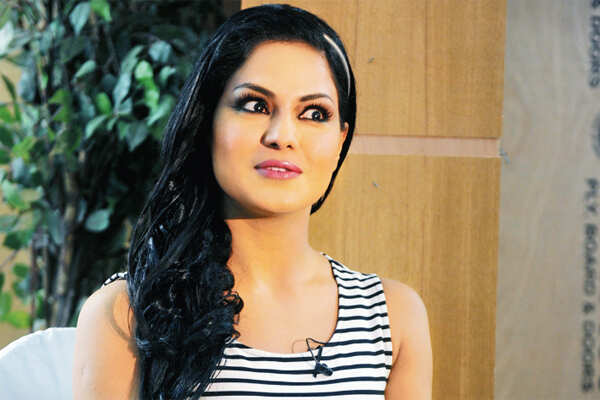 Aw sucks – Veena does not love us anymore!