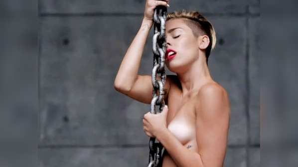 ​'Wrecking Ball' music video