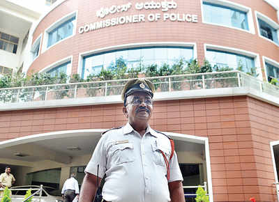 After Bangalore Mirror video, traffic cops rewarded
