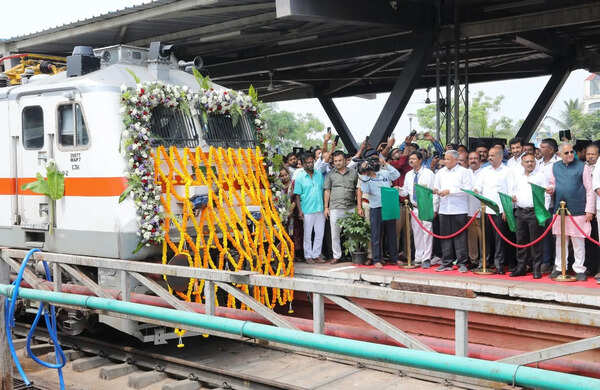 Bengaluru-Mumbi route gets 2nd train after 3-decade wait