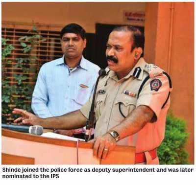 IPS officer petitions CM to quash inquiry against him