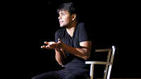 A one-man bold show staged in Lucknow! 