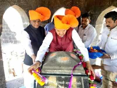 CM Devendra Fadnavis pays tribute to Shivaji Maharaj at Raigad fort