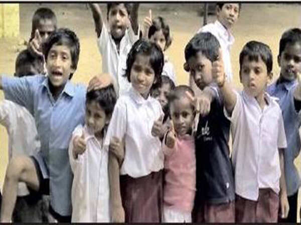 Residents raise Rs 13,000 in an hour to help needy kids with uniforms