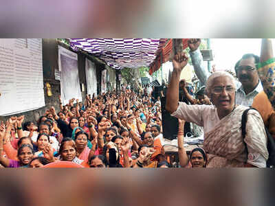 Medha Patkar gives CM 10 days to respond to Mahul residents