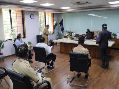 Thane: Anil Deshmukh meets top officials to discuss COVID-19 situation, law and order in the district