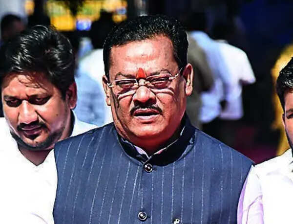 Shirsat seeks SIT probe against AIMIM netas; Jaleel hits back with graft allegations