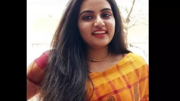 Mumbai: Freelance typist's daughter is among three students from Haj House to clear Civil Services exams 2021