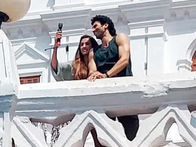 Aditya Roy Kapur and Disha Patani kick off the shoot of Malang in Goa