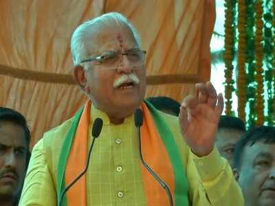 Haryana CM Manohar Lal Khattar draws flak over 'mari hui chuhiya' comment on Sonia Gandhi